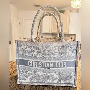 Dior 🩶 Book Tote Medium Tote Bag Toile de Jui Jacquard gray canvas 🩶🤍